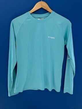 {Columbia PFG} Performance Fishing Gear Long Sleeve Sun Shirt - Aqua women's M